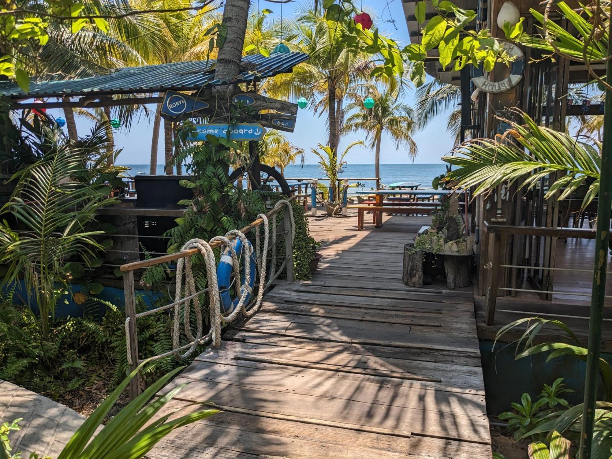 Rorys Beach Bar Фукуок Екстер'єр фото